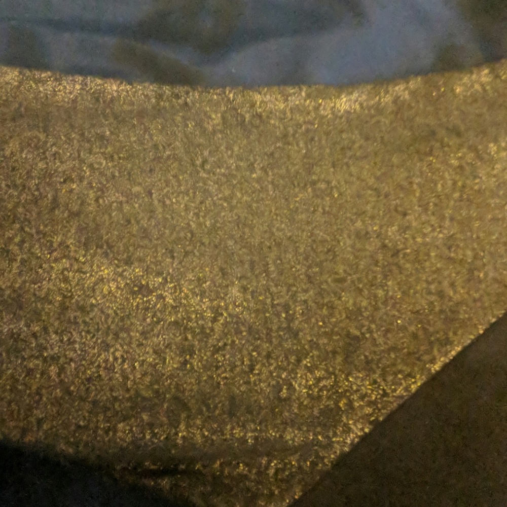 Tops - Picture 3 of 4
